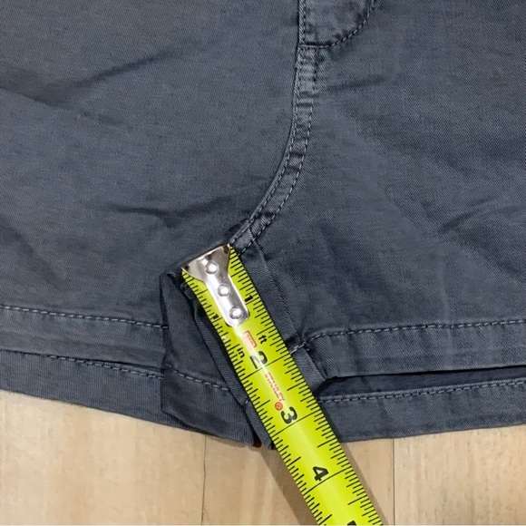 Merona Womens Thundering Gray Flat Front Chino Shorts size 4 - Picture 7 of 7